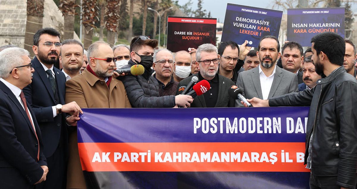 “Post-modern” darbe olarak adlandırılan