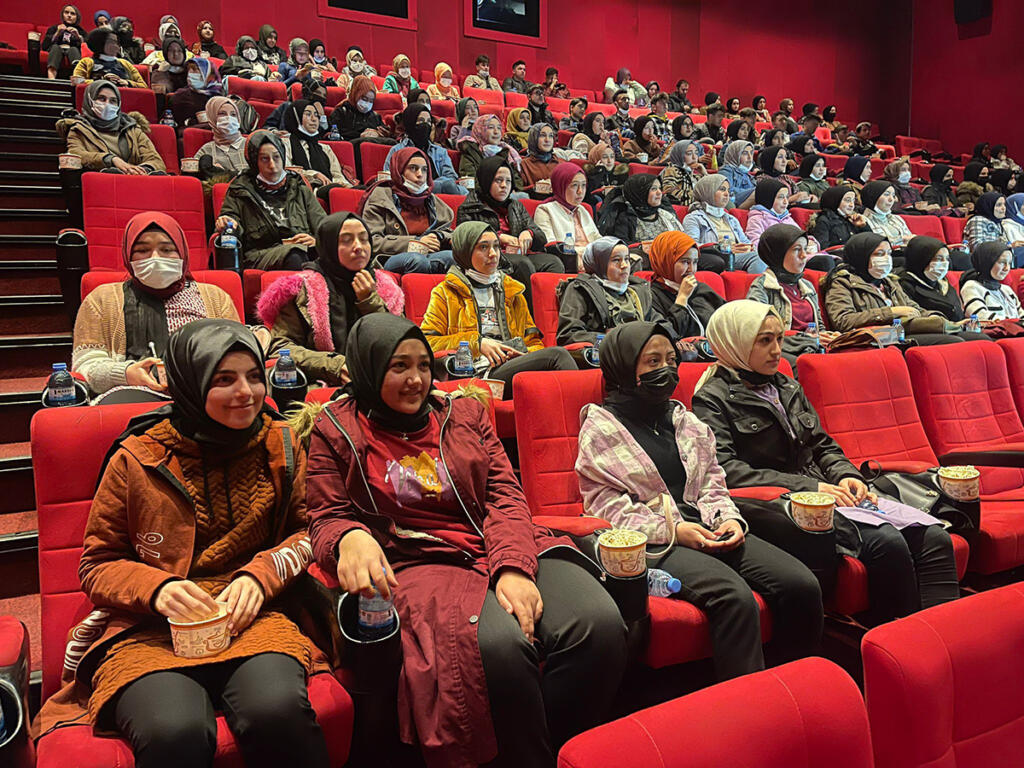 BASKAN MAHCICEK ERENDE VUCUT BULAN RUHU GENCLERIMIZE ASILIYORUZ 1