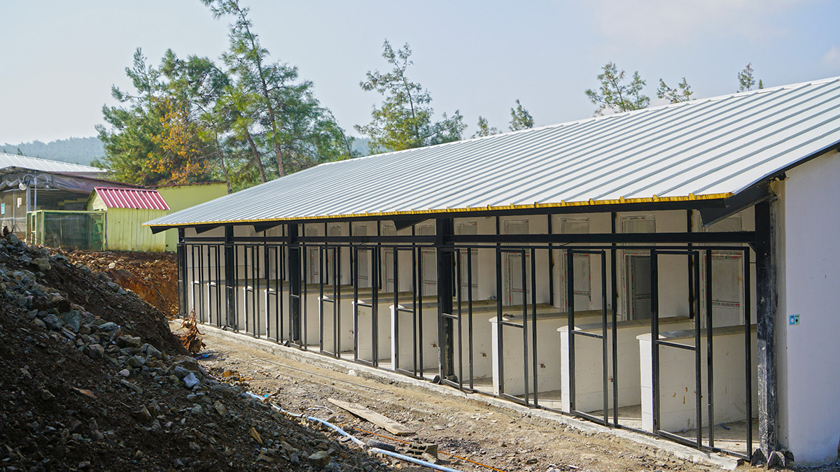 Büyükşehir Belediyesi, Sokak Hayvanları Rehabilitasyon Merkezi’ndeki yenileme çalışmalarında sona geldi.