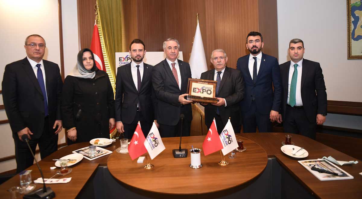 Onikişubat Belediyesi’nin çalışmalarını yerinde görmek üzere ziyaret gerçekleştiren AK Parti