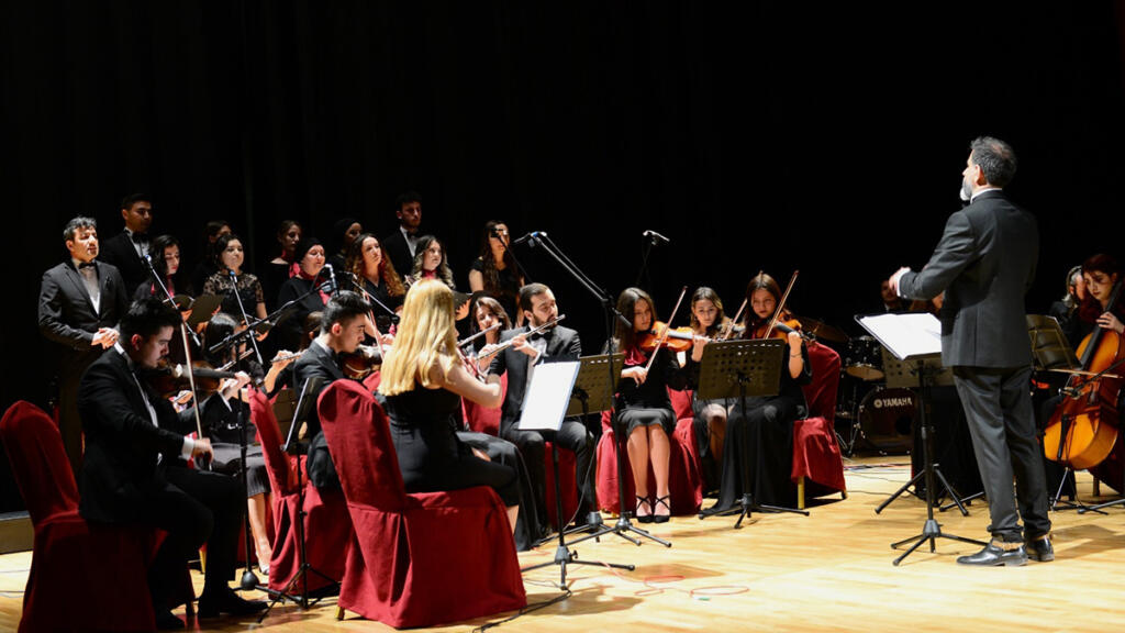 DÜNYA KADINLAR GÜNÜ’NDE KAPANIŞ KONSERİ