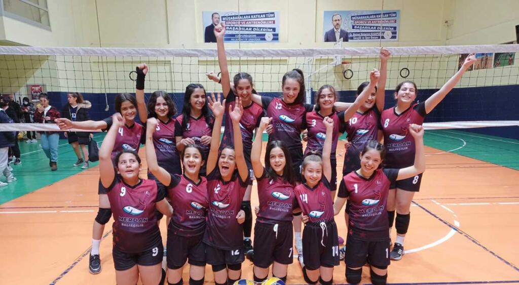 Midi Kızlar Voleybol İl Birinciliği müsabakaları başladı