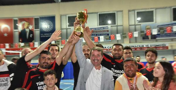 Türkoğlu’nda 2022 Yılının Voleybol Şampiyonu Kılılı Gençlik Oldu