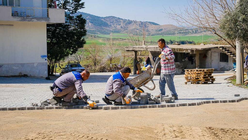 FERHUŞ MAHALLESİNDE YOL STANDARDI YÜKSELİYOR