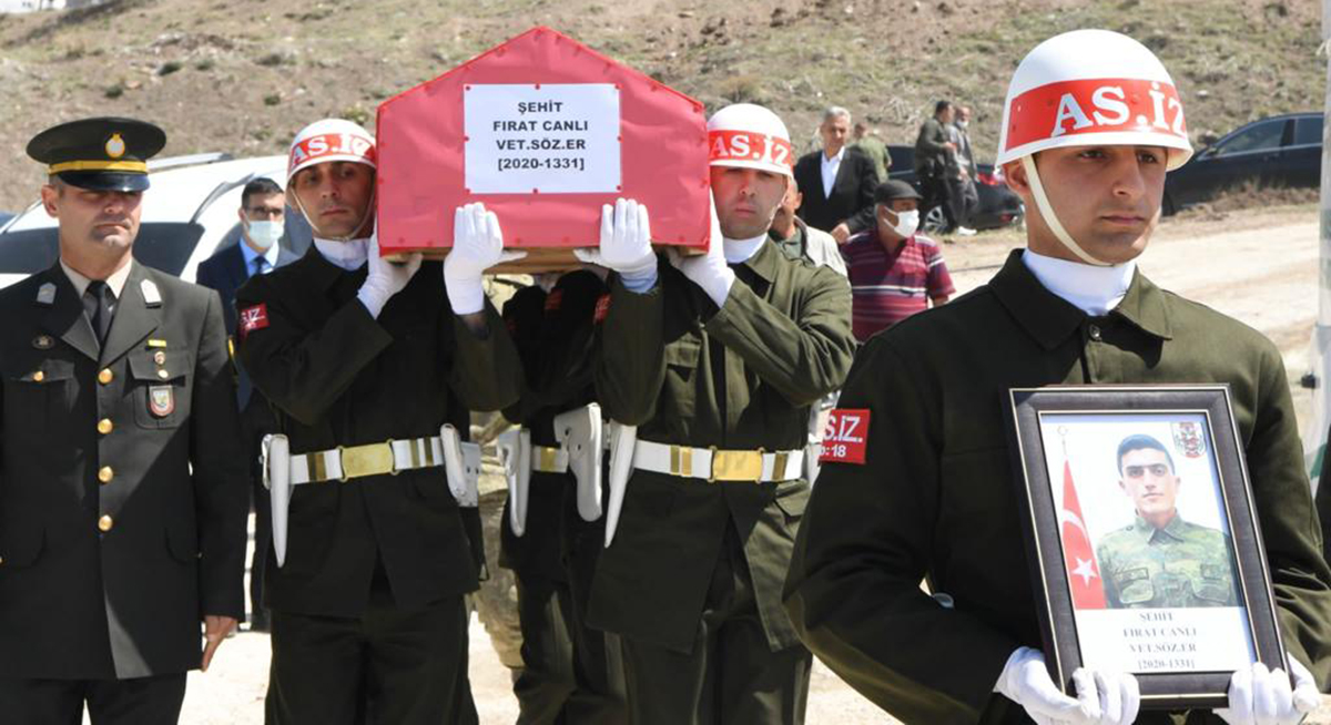 Kuzey Irak’ta ‘Pençe-Kilit’ operasyonda bölgesinde teröristlerin roketatar saldırısı sonucu şehit