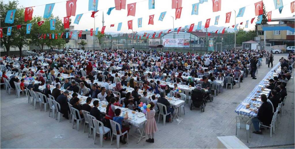 Onikisubat Belediyesinden 2 Bin Kisilik Iftar Sofrasi