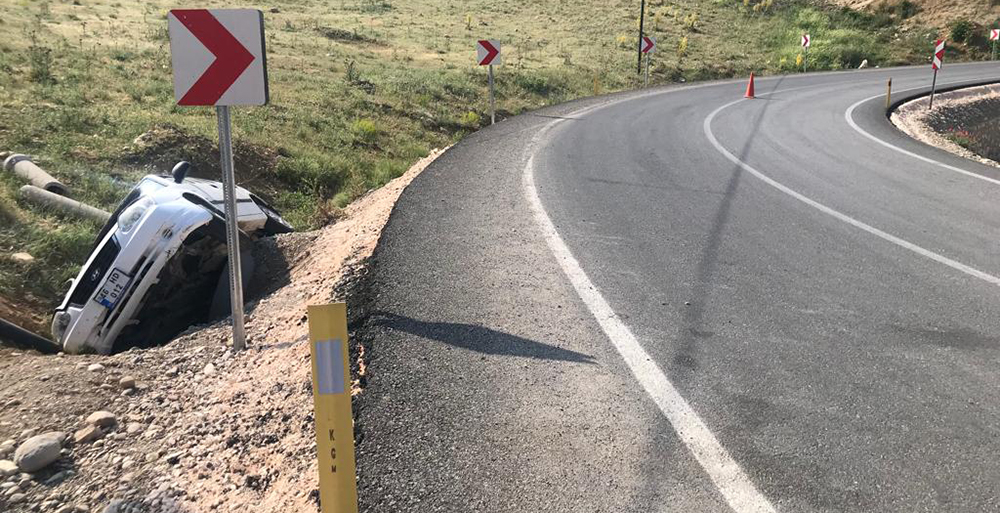 Kahramanmaraş’ta otomobilin devrilmesi sonucu yaşanan trafik kazasında 2 kişi yaralandı.