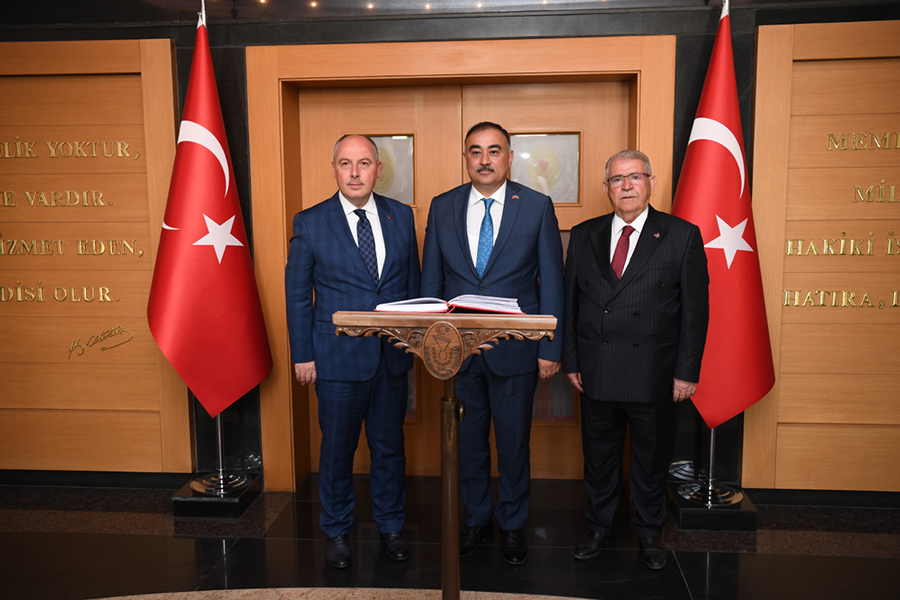 Azerbaycan’ın Ankara Büyükelçisi Reşat Memmedov EXPO 2023’e hayran kaldı 1 Azerbaycanin Ankara Buyukelcisi Resat Memmedov EXPO 2023e hayran kaldi 1