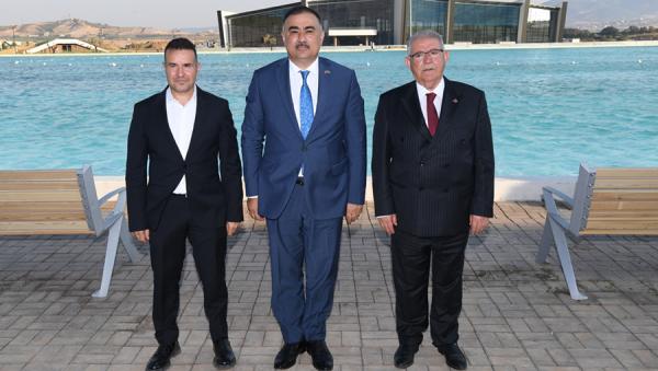 Azerbaycan’ın Ankara Büyükelçisi Reşat Memmedov EXPO 2023’e hayran kaldı