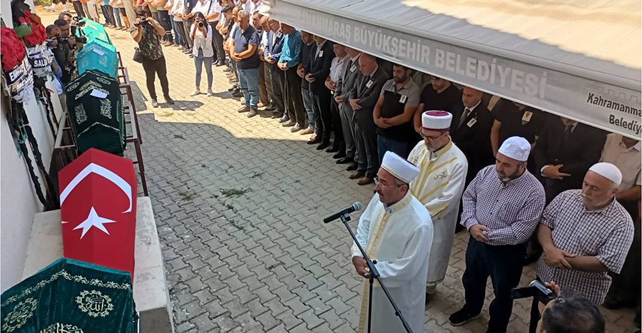 Kahramanmaraş’ın Önsen mahallesinde cinnet getiren oğlu tarafından eşi ve 2