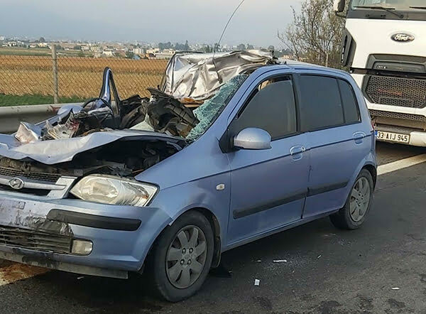 Osmaniye’de otomobilin tıra arkadan