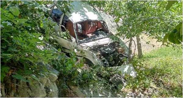 Kahramanmaraş’ta otomobil ağaca çarptı: 4 yaralı