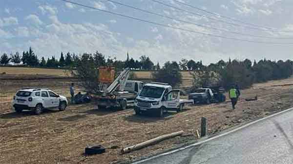 Kahramanmaraş’ta Otomobil Elektrik Direğine Çarptı: 1 Yaralı