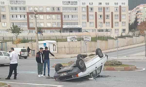 Kahramanmaraş’ta Trafik Kazasında Otomobil Takla Attı: 3 Yaralı