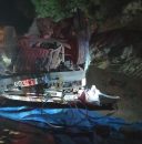 Andırın’da yem yüklü kamyonet ters döndü: 2 yaralı