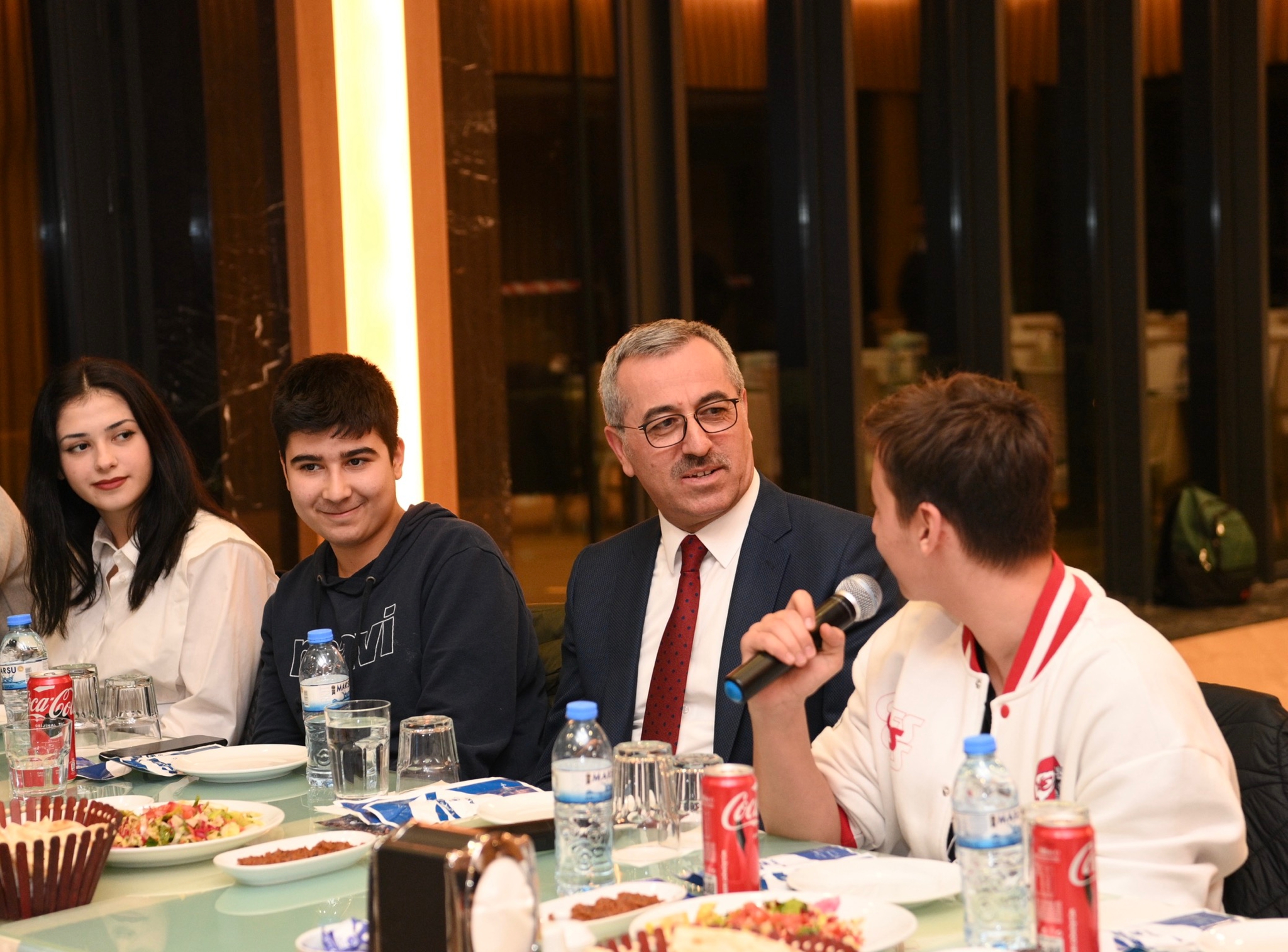 Başkan Güngör: “Gençlerimizin Fikirleri Bizler İçin Çok Değerli” Şairler Tepesi’nde