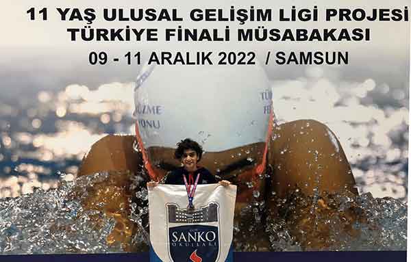 SANKO OKULLARI ÖĞRENCİSİ YÜZMEDE