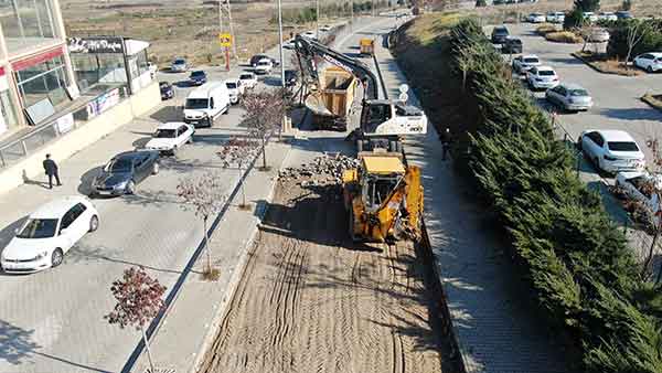 Büyükşehir Üniversite Hastanesi’nin Yolunu Yeniliyor