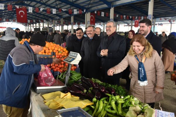 Başkan Güngör Göksun’da Esnaf ve Vatandaşlarla Bir Araya Geldi