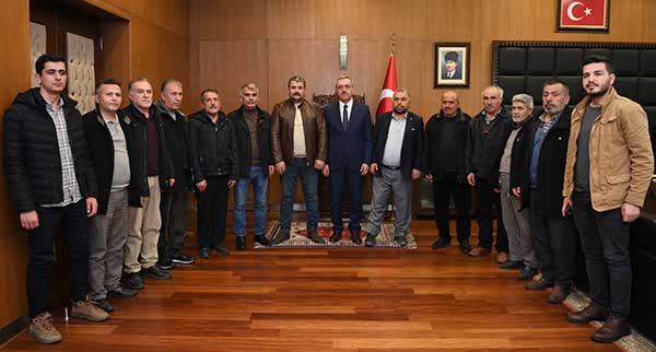 Başkan Güngör: “İlçe Yatırımlarımızı Artırarak Sürdürüyoruz” Başkan Güngör: “İlçe Yatırımlarımızı Artırarak Sürdürüyoruz” Onikişubat’ta görev yapan muhtarlarla