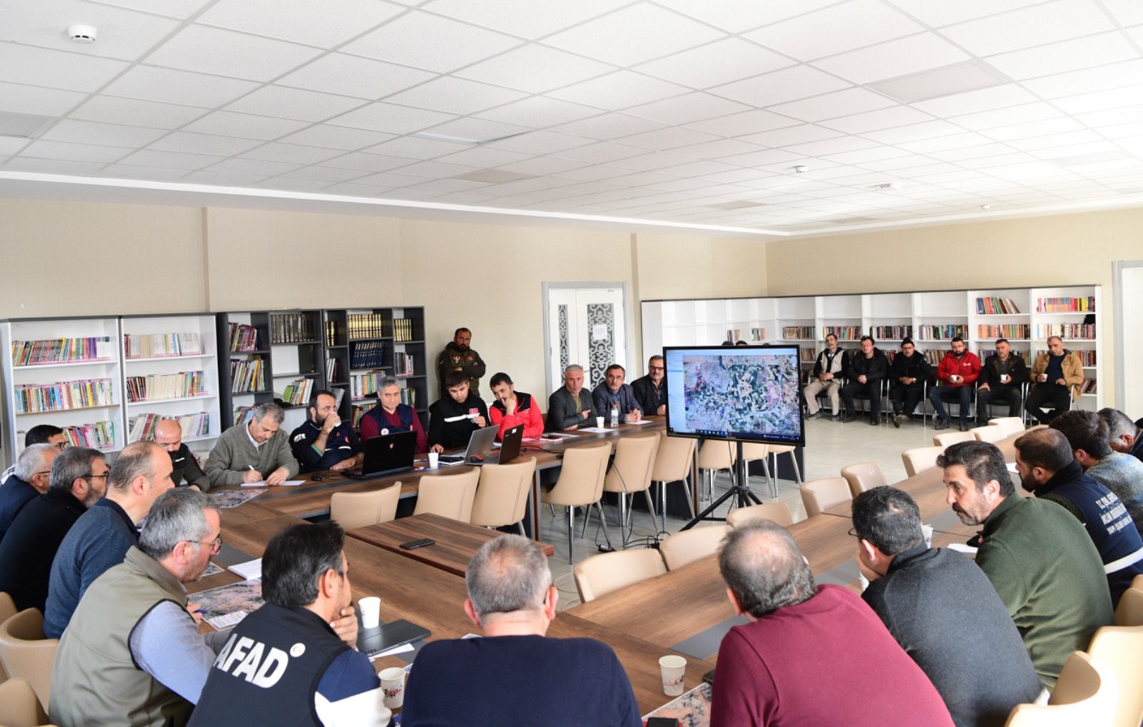 Şehrin Yeniden İnşa ve İhya Süreci Başladı İlçelerde de yeni