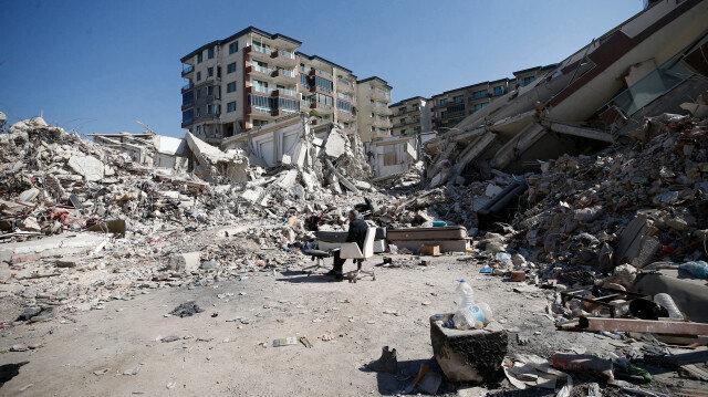 Kahramanmaraş merkezli meydana gelen depremlerde hayatını kaybedenlerin sayısı 42 bin