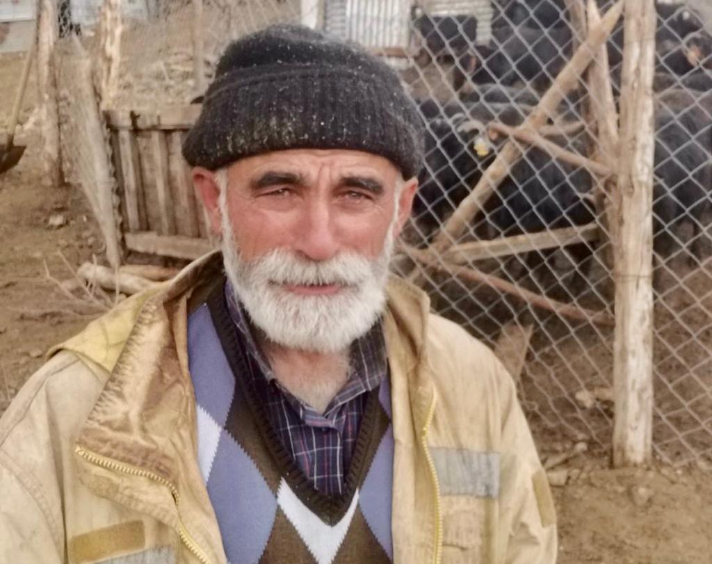 Depremzede çobana devlet eli Depremzede çobana devlet eli Kahramanmaraş’ta hayvan yetiştiriciliği yapan ve depremlerde