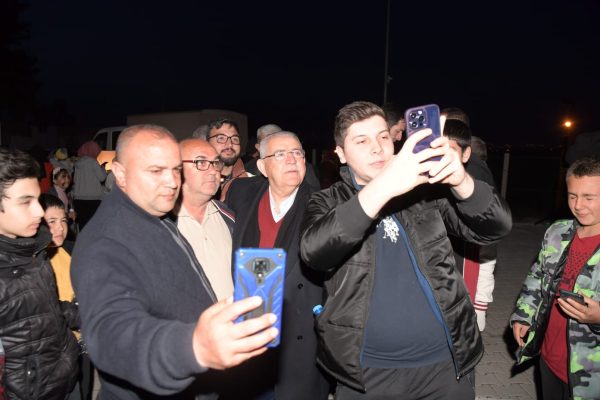 Başkan Mahçiçek, Fatmalı Mahallesi’ndeki vatandaşlarla iftarda buluştu 4 WhatsApp Image 2023 04 03 at 21.09.22 2