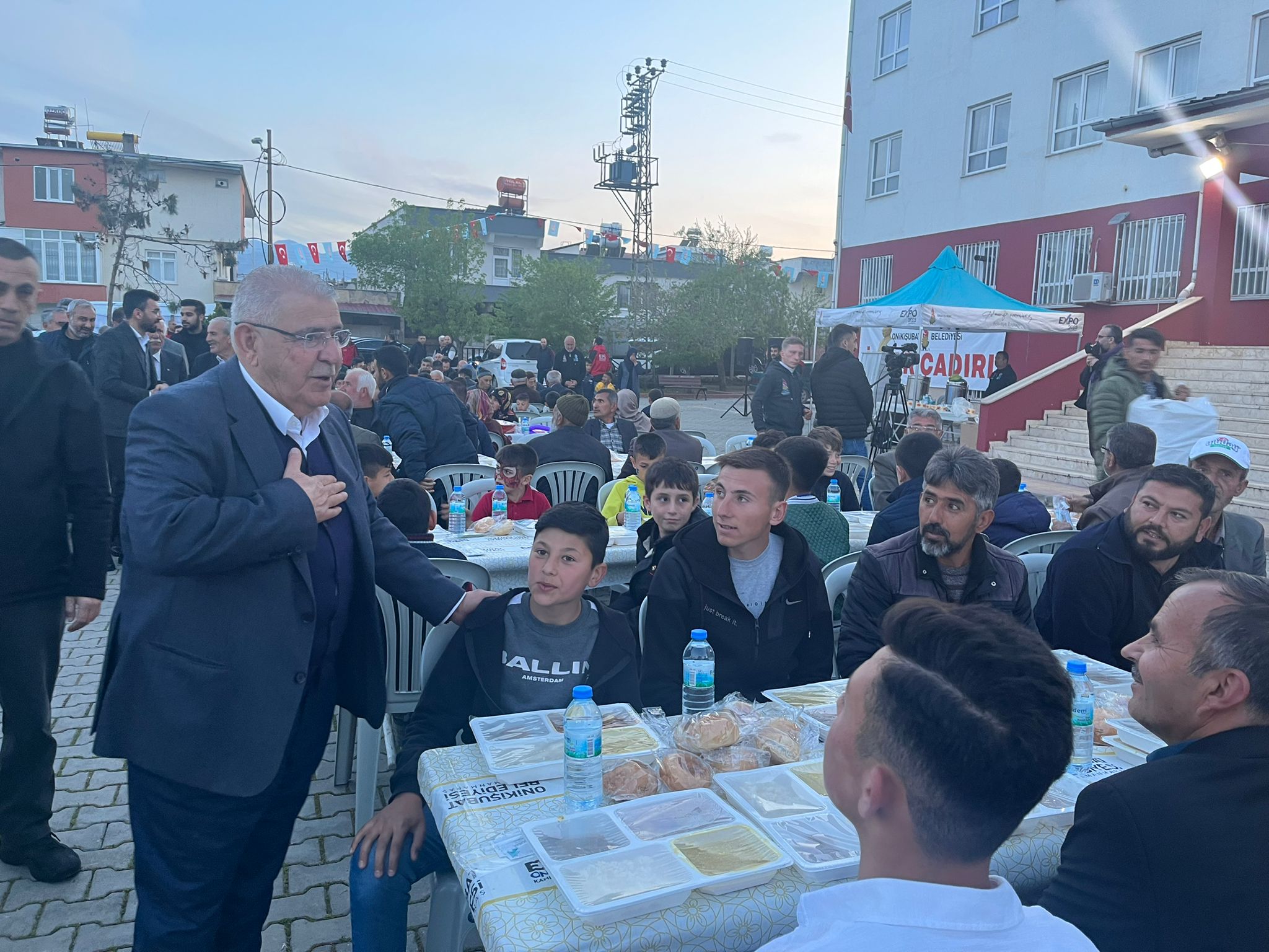 Onikişubat Belediyesi’nin iftar sofrası