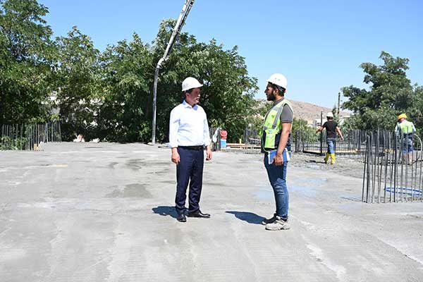 mustafa narli turkogluna okul ve cami yaptiriyor1