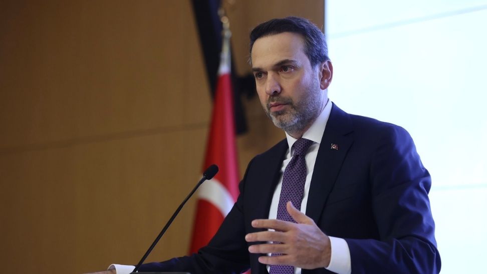Bakan Bayraktar: Van’da Sondaj Çalışması Yapacağız Enerji ve Tabii Kaynaklar Bakanı Alparslan Bayraktar, katıldığı bir televizyon