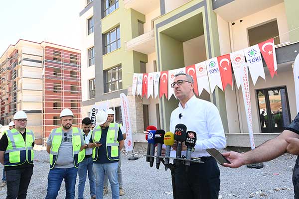 Kahramanmaraş'a 112 Bin Kalıcı Konut ve Köy Evi Planlanıyor 1 baskan gungorun aciklamalari kahramanmarasa 112 bin kalici konut ve koy evi planlaniyor1