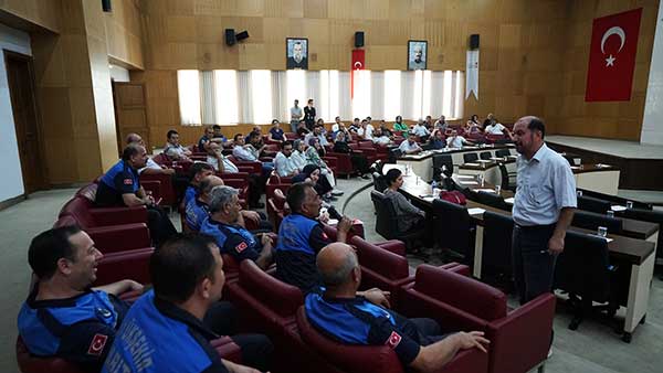İnsan Kaynakları ve Eğitim Dairesi Başkanlığı koordinesinde gerçekleşen eğitimlerde, Prof.