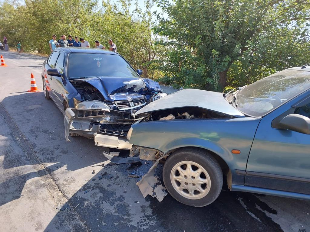 Çağlayancerit yolunda kaza Kahramanmaraş’ta iki otomobilin kafa kafaya çarpışması sonucu 4 kişi yaralandı