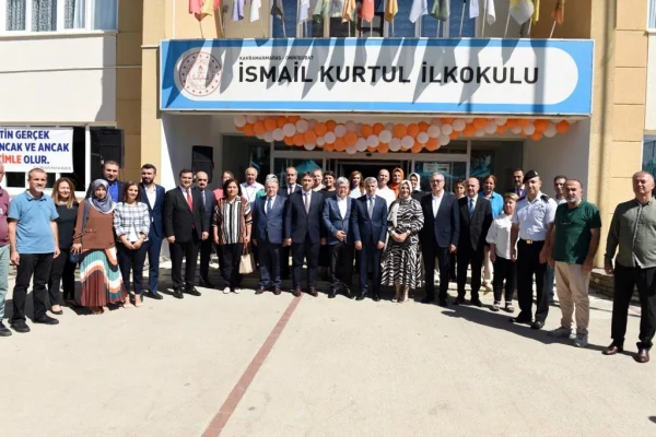 baskan gungor cocuklarin yeni egitim donemi heyecanina ortak oldu3