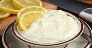 cilt-bakimi-icin-yogurt-ve-limon-maskesinin-faydalari-ve-tarifleri