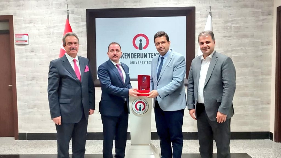 AKİYAD’dan İskenderun Teknik Üniversitesi Rektörü Prof. Dr. Depci’ye plaket AKİYAD’dan İskenderun Teknik Üniversitesi Rektörü Prof. Dr. Depci’ye plaket Cumhurbaşkanı