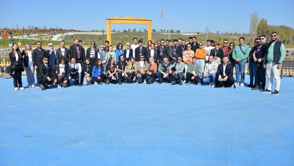 Başlıklar1 Başkent Gençlik Meclisi öncülüğünde Genç Liderler, BAKAP’ta2 Temsilciler BAKAP’ta ağaç