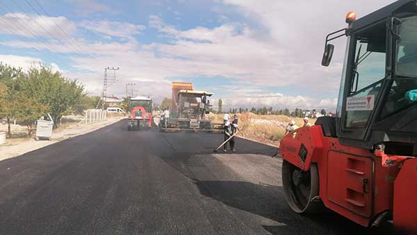 buyuksehir elbistanda darende caddesini yeniliyor