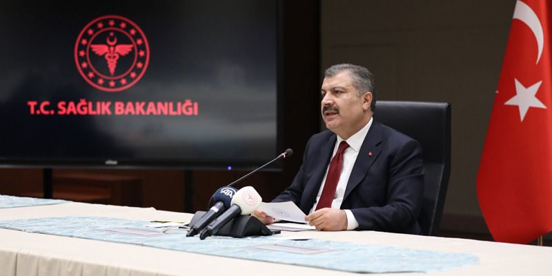 Sağlık Bakanı Fahrettin Koca, sosyal medyada yabancı bir kişinin Türkiye’de