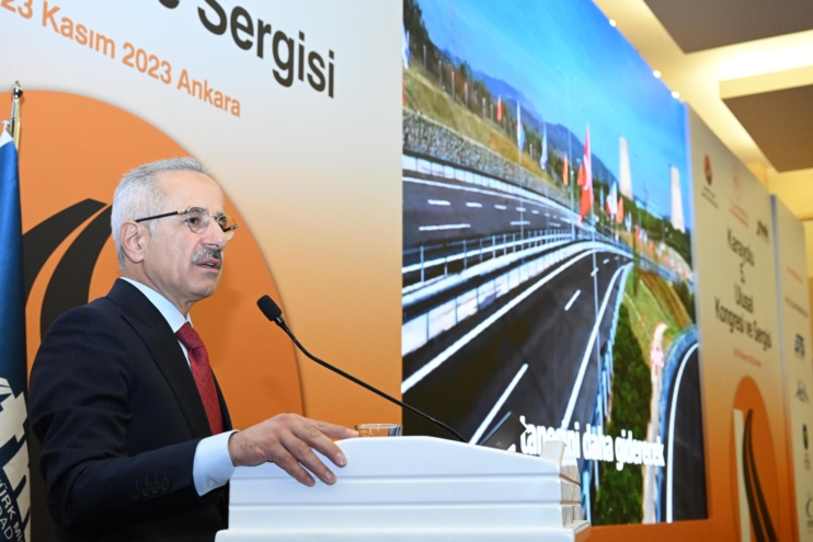 Başlıklar1 Bakan Uraloğlu: Ulaşımda yüzyılın işini, 21 yıla sığdırdık2 ULAŞIMDA