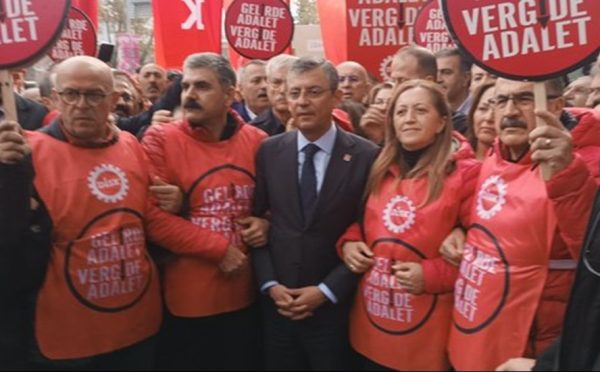 CHP Lideri Özel DİSK’in “Gelirde Adalet Vergide Adalet” basın açıklaması yaptı