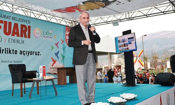 Şair ve yazar Nurullah Genç, EXPO 2023 Kitap Fuarı’nda okurlarıyla buluştu