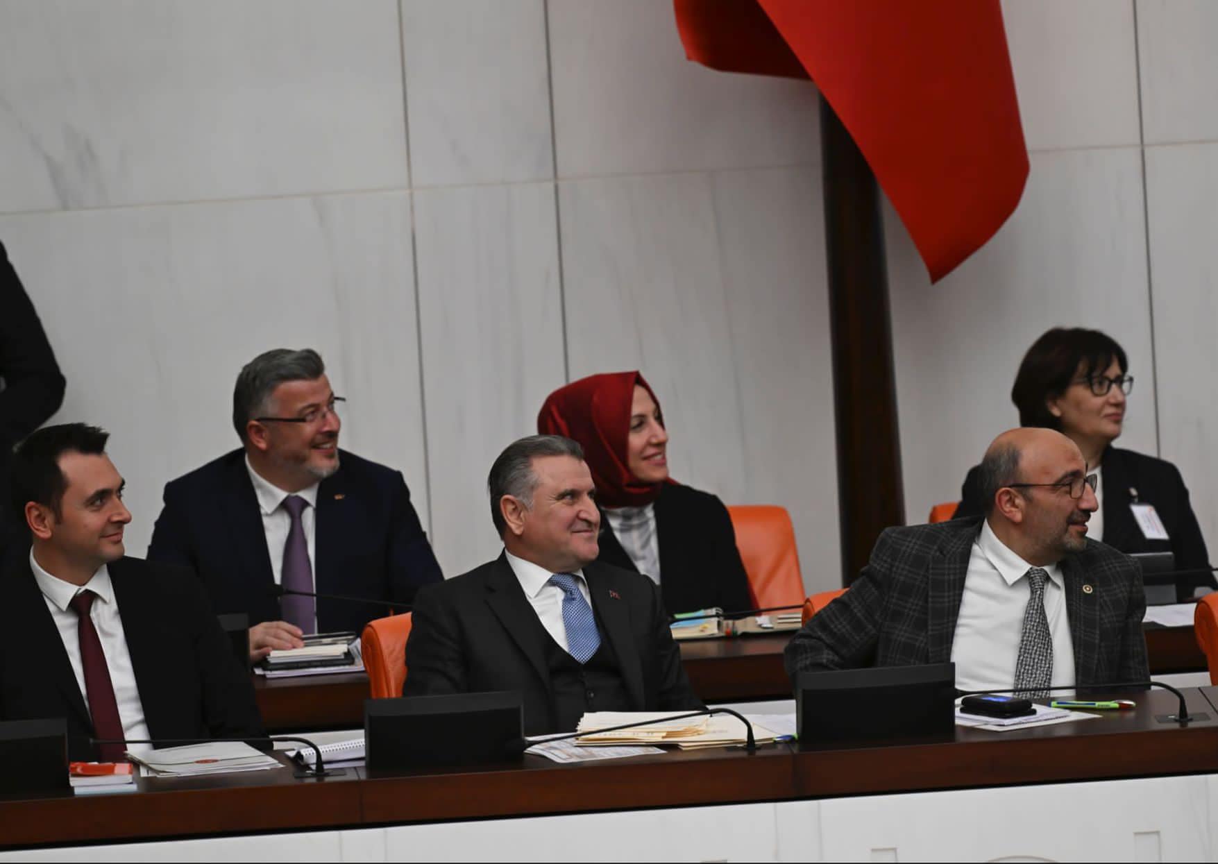 Bakan Bak’tan tarihi konuşma; Cudide roket sesi değil, raket sesi var Bakan Bak’tan tarihi konuşma; Cudide roket sesi değil, raket sesi