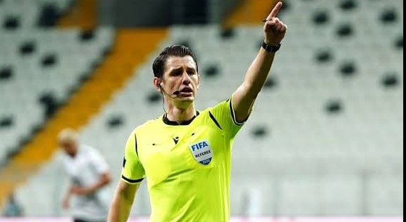Futbolda utanç gecesi; Halil Umut Meler’e yumruklu saldırı Ankaragücü-Çaykur Rizespor maçının bitiş düdüğü ile birlikte orta hakem Halil
