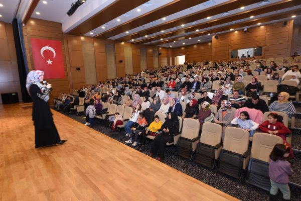 GÖKSUN BELEDİYESİ “ZOR ZAMANLARDA AİLE OLMAK” KONULU SÖYLEŞİ PROGRAMI DÜZENLEDİ