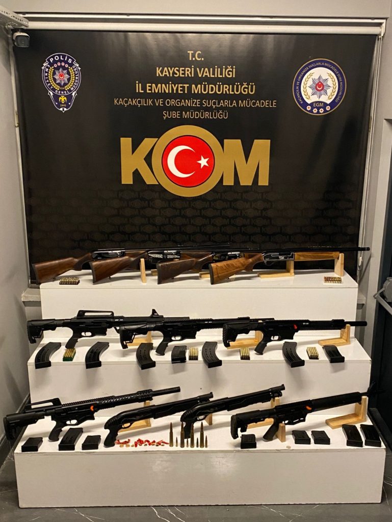 Kayseri'de silah ticareti operasyonu: 3 gözaltı 2 WhatsApp Image 2023 12 05 at 09.25.23