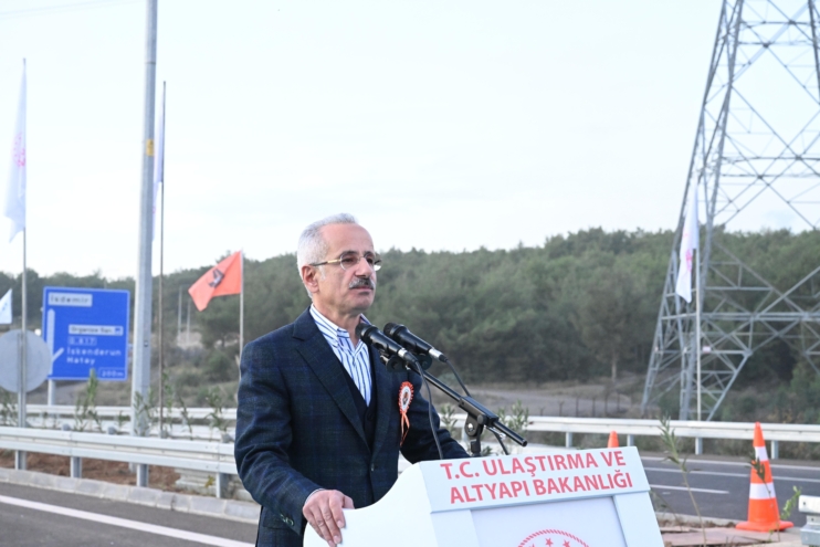 Başlıklar1 Bakan Uraloğlu: 20 dakikalık yol 2 dakikaya düştü2 Dinamik