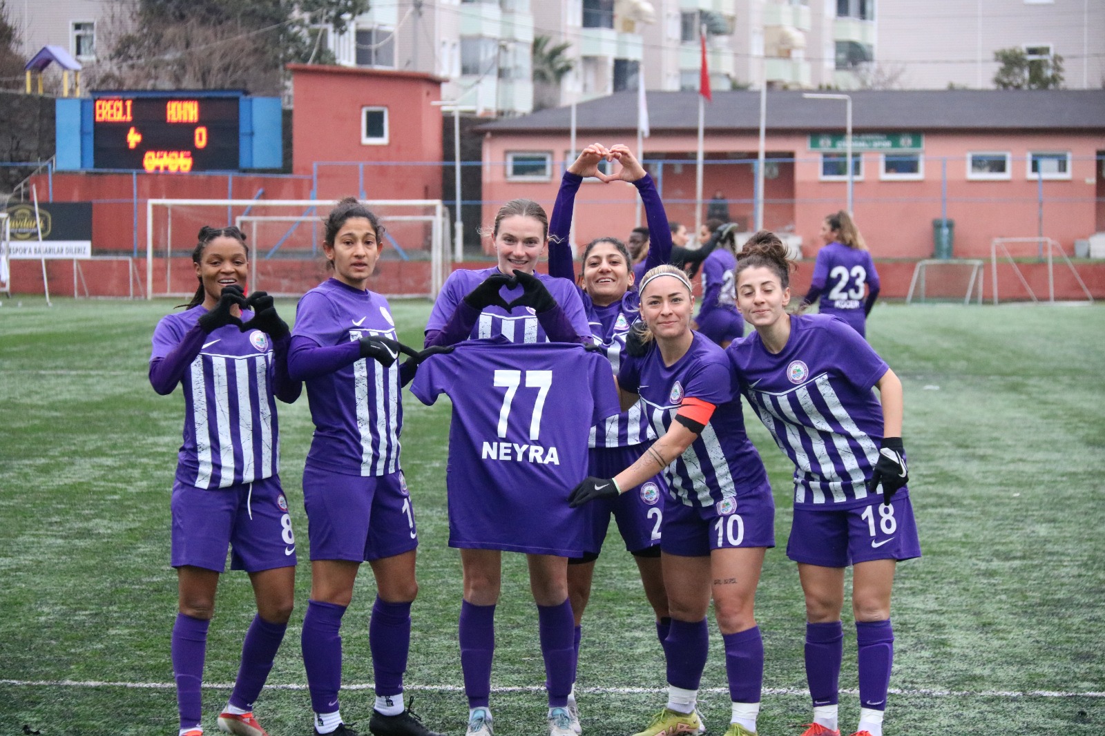 Ereğli’nin Altın Kızları galip Kadın Futbol Süper Lig’de mücadele eden Kdz. Ereğli Belediyespor sahasında