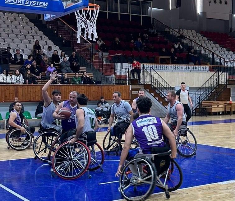 Türkiye Tekerlekli Sandalye Basketbol Süper Ligi’nde mücadele eden Ordu Büyükşehir